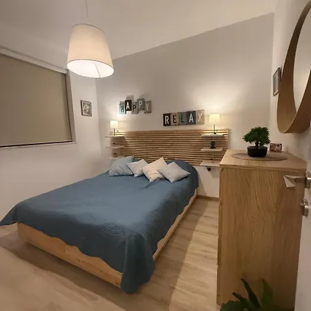 5 Min Walk To Mackenzie Beach, Stylish 1br * Lárnaka