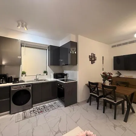 5 Min Walk To Mackenzie Beach, Stylish 1br Lárnaka