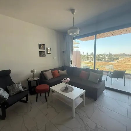5 Min Walk To Mackenzie Beach, Stylish 1br Larnaca