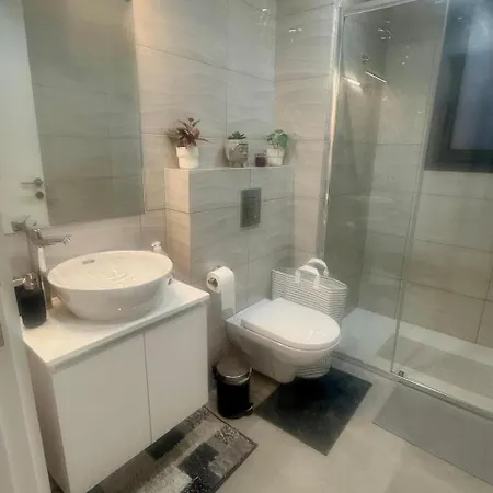 Apartman 5 Min Walk To Mackenzie Beach, Stylish 1br