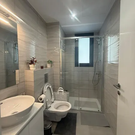 Apartman 5 Min Walk To Mackenzie Beach, Stylish 1br *