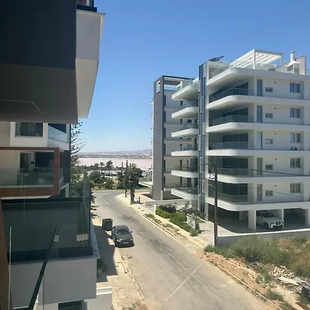 5 Min Walk To Mackenzie Beach, Stylish 1br * Lárnaka